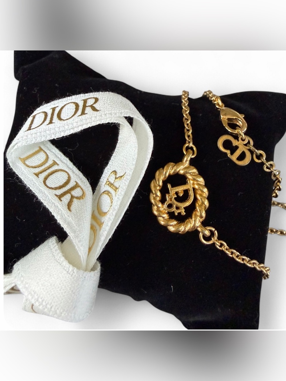 Dior Gold Rope Circle Pendant Necklace - Picture 2 of 8